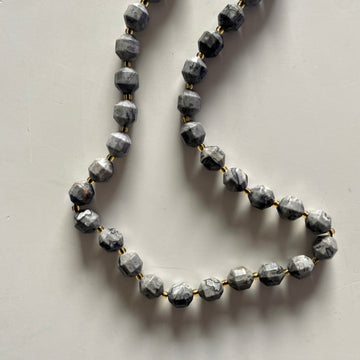 Collar Jaspe gris cuadrado