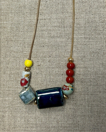 Collar cerámica square azul