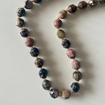 Collar rodonita mármol cuadrado