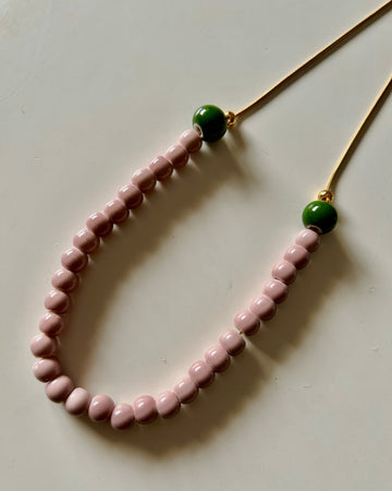 Collar cerámica bolitas pink