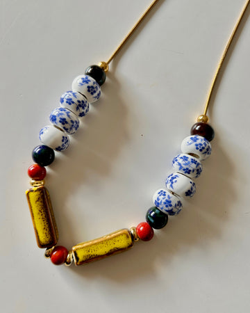 Collar cerámica flores azules