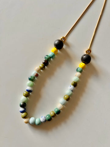 Collar cerámica bolitas verde