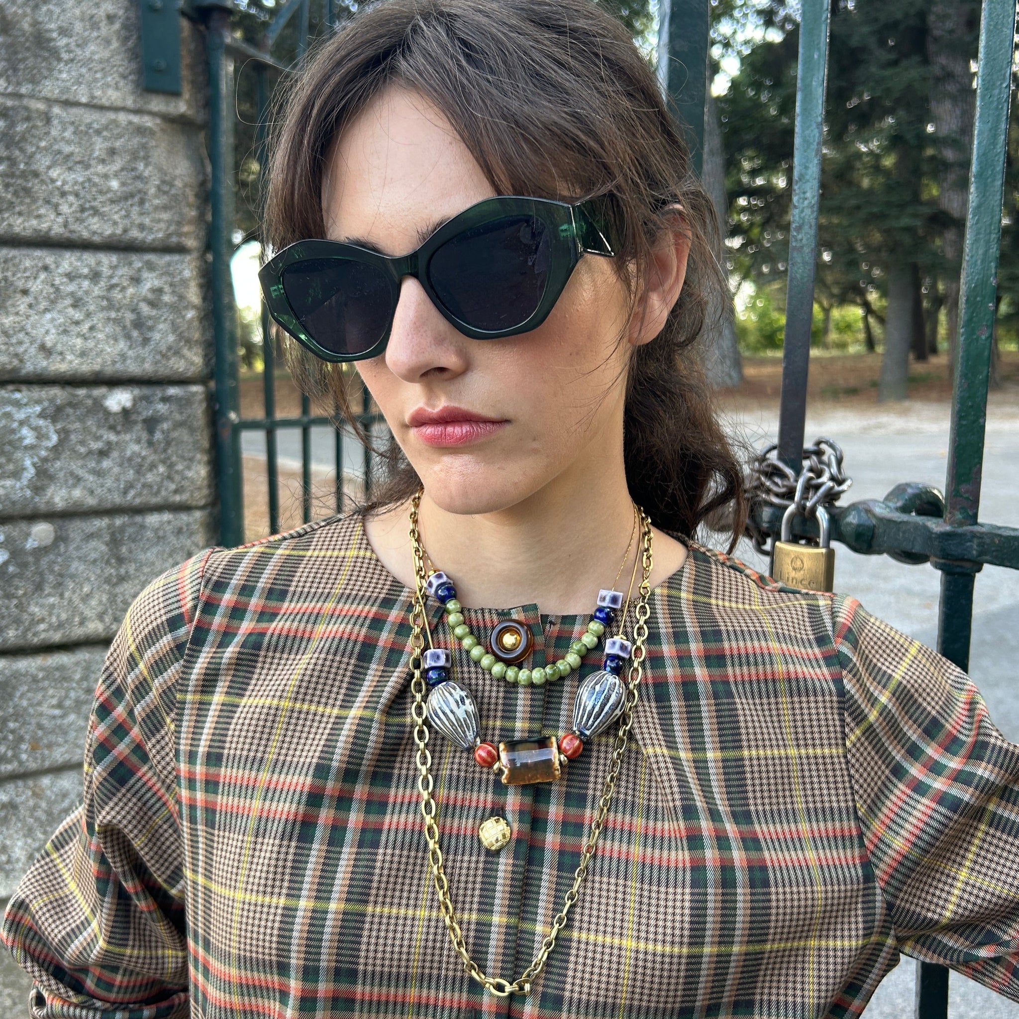 Collar bolitas Oliva
