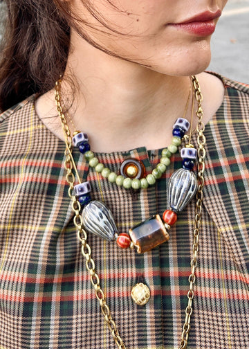 Collar bolitas Oliva