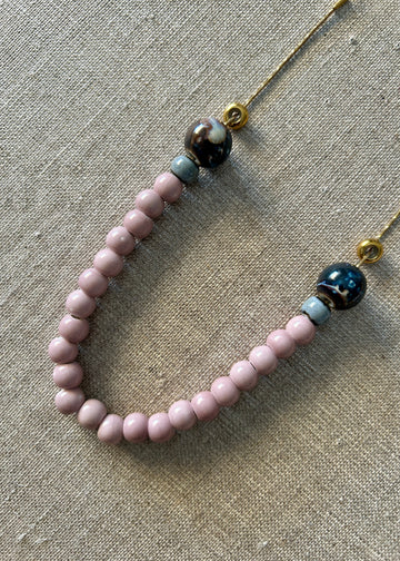 Collar bolitas pink winter